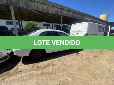 LOTE 005 - UM VEÍCULO VOLKSWAGEN/NOVO VOYAGE 1.0, FLEX, PLACAS IUE-6513, ANO 2013, MODELO 2013