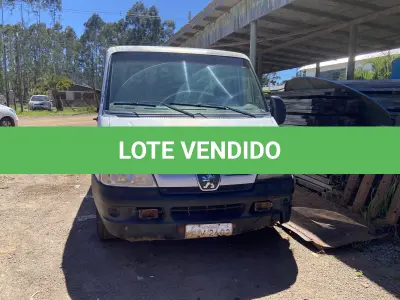 LOTE 004 - AMBULÂNCIA PEUGEOT/BOXER F330C TD, DIESEL, PLACAS IMV-2402, ANO 2005, MODELO 2006 (NÃO FUNCIONA)