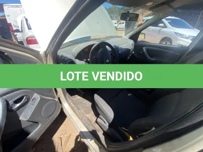 LOTE 006 - UM VEÍCULO RENAULT/LOGAN EXP 16HP, FLEX, PLACAS IUJ-1786, ANO 2013, MODELO 2013 (NÃO FUNCIONA)