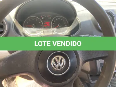 LOTE 005 - UM VEÍCULO VOLKSWAGEN/NOVO VOYAGE 1.0, FLEX, PLACAS IUE-6513, ANO 2013, MODELO 2013