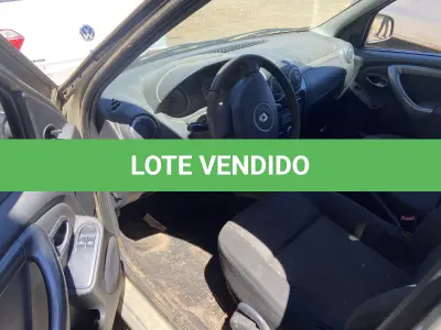 LOTE 006 - UM VEÍCULO RENAULT/LOGAN EXP 16HP, FLEX, PLACAS IUJ-1786, ANO 2013, MODELO 2013 (NÃO FUNCIONA)