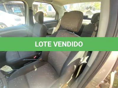 LOTE 006 - UM VEÍCULO RENAULT/LOGAN EXP 16HP, FLEX, PLACAS IUJ-1786, ANO 2013, MODELO 2013 (NÃO FUNCIONA)