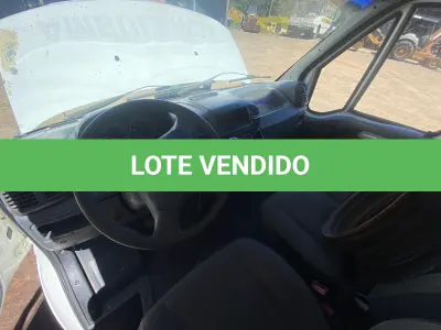 LOTE 004 - AMBULÂNCIA PEUGEOT/BOXER F330C TD, DIESEL, PLACAS IMV-2402, ANO 2005, MODELO 2006 (NÃO FUNCIONA)