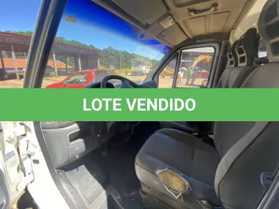 LOTE 004 - AMBULÂNCIA PEUGEOT/BOXER F330C TD, DIESEL, PLACAS IMV-2402, ANO 2005, MODELO 2006 (NÃO FUNCIONA)