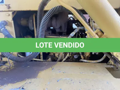 LOTE 014 - TRATOR DE ESTEIRA CATERPILAR D4E, DIESEL, ANO/MODELO 1989