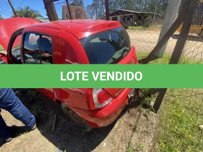 LOTE 009 - UM VEÍCULO RENAULT/CLIO 1.0 16V, FLEX, PLACAS IUJ-1830, ANO 2013, MODELO 2014
