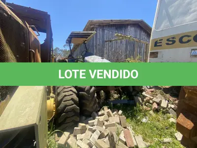 LOTE 022 - TRATOR NEW HOLAND/ TL75E, DIESEL (EM ESTADO DE SUCATA)