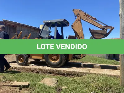 LOTE 016 - RETROESCAVADEIRA CASE 580L, DIESEL, ANO/MODELO 2001