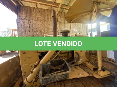 LOTE 014 - TRATOR DE ESTEIRA CATERPILAR D4E, DIESEL, ANO/MODELO 1989