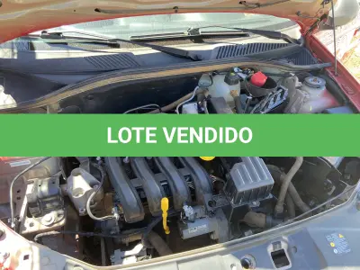 LOTE 009 - UM VEÍCULO RENAULT/CLIO 1.0 16V, FLEX, PLACAS IUJ-1830, ANO 2013, MODELO 2014