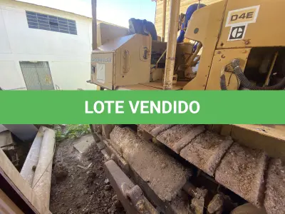 LOTE 014 - TRATOR DE ESTEIRA CATERPILAR D4E, DIESEL, ANO/MODELO 1989