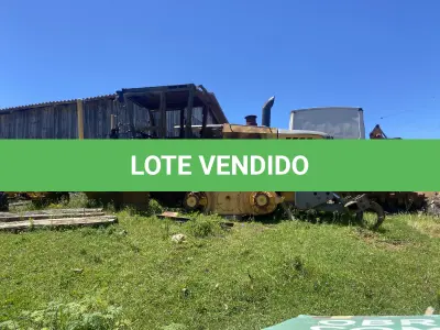 LOTE 021 - MOTONIVELADORA VOLVO/ G940, DIESEL, ANO/MODELO 2014 (EM ESTADO DE SUCATA)