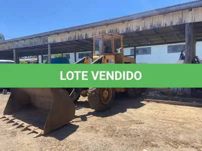 LOTE 012 - PÁ CARREGADEIRA MICHIGAN 55C, DIESEL, ANO/MODELO 1993