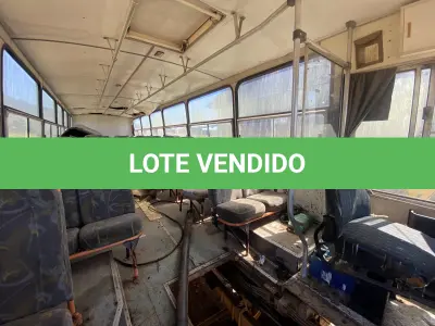 LOTE 017 - UM ÔNIBUS MERCEDES BENZ/OF 1315, DIESEL, PLACAS IHL-2060, ANO 1988, MODELO 1988 (EM ESTADO DE SUCATA)