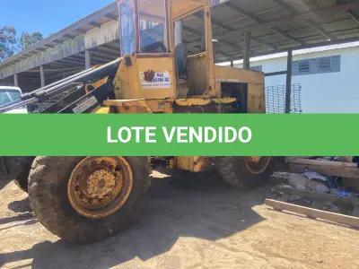 LOTE 012 - PÁ CARREGADEIRA MICHIGAN 55C, DIESEL, ANO/MODELO 1993