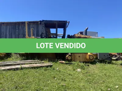 LOTE 021 - MOTONIVELADORA VOLVO/ G940, DIESEL, ANO/MODELO 2014 (EM ESTADO DE SUCATA)