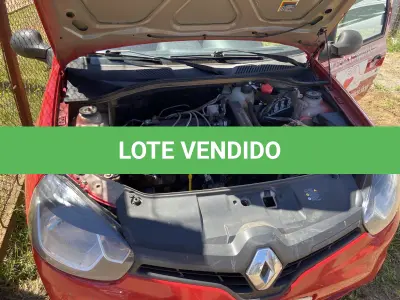 LOTE 009 - UM VEÍCULO RENAULT/CLIO 1.0 16V, FLEX, PLACAS IUJ-1830, ANO 2013, MODELO 2014