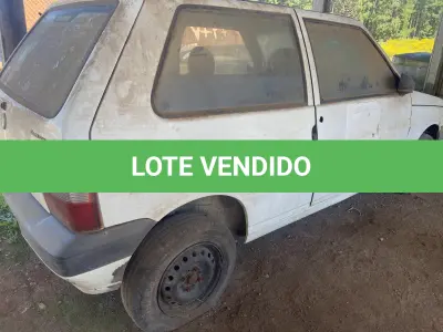 LOTE 013 - UM VEÍCULO FIAT/UNO MILLE ECONOMY, FLEX, PLACAS IRA-3471, ANO 2010, MODELO 2011 (EM ESTADO DE SUCATA)