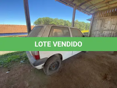 LOTE 013 - UM VEÍCULO FIAT/UNO MILLE ECONOMY, FLEX, PLACAS IRA-3471, ANO 2010, MODELO 2011 (EM ESTADO DE SUCATA)