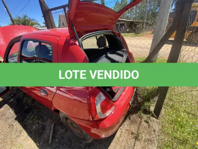 LOTE 009 - UM VEÍCULO RENAULT/CLIO 1.0 16V, FLEX, PLACAS IUJ-1830, ANO 2013, MODELO 2014