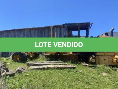LOTE 021 - MOTONIVELADORA VOLVO/ G940, DIESEL, ANO/MODELO 2014 (EM ESTADO DE SUCATA)