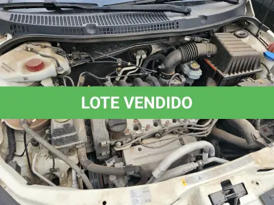 LOTE 001 - VW/NOVA SAVEIRO CE, placas IUW-1G44, ano 2013, modelo 2014, cor branca, álcool/gasolina, RENAVAM 586268618.