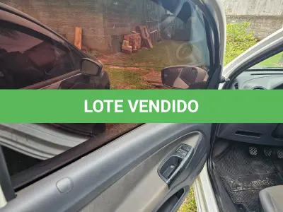 LOTE 001 - VW/NOVA SAVEIRO CE, placas IUW-1G44, ano 2013, modelo 2014, cor branca, álcool/gasolina, RENAVAM 586268618.