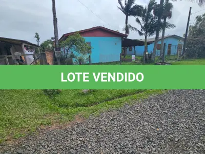 LOTE 001 - : DIREITOS POSSESSÓRIOS – UMA CASA DE ALVENARIA – Localizada na Travessa Maracanã, nº 291, Bairro Campo Bonito, Torres/RS