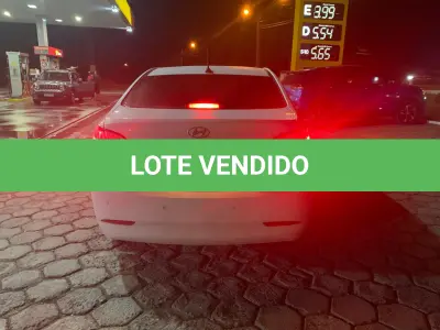 LOTE 001 - Um veículo automóvel HYUNDAI/HB20S 1.6M COMF (Nacional), corbranca, a álcool/gasolina, ano de fabricação e modelo 2015/2015, placa QHF3648