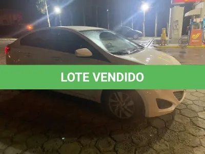 LOTE 001 - Um veículo automóvel HYUNDAI/HB20S 1.6M COMF (Nacional), corbranca, a álcool/gasolina, ano de fabricação e modelo 2015/2015, placa QHF3648