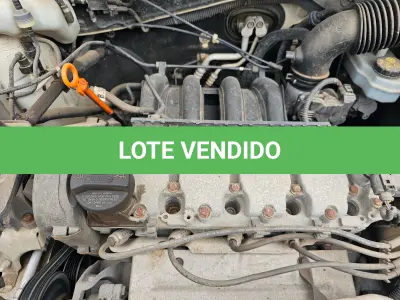 LOTE 001 - VW/NOVA SAVEIRO CE, placas IUW-1G44, ano 2013, modelo 2014, cor branca, álcool/gasolina, RENAVAM 586268618.