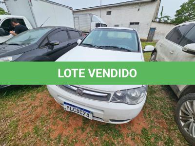 LOTE 003 - Um veículo automóvel nacional marca FIAT/PALIO FIRE ECONOMY,  cor branca, a álcool/gasolina, ano de fabricação e modelo 2012/2013, placa  MLC8C78