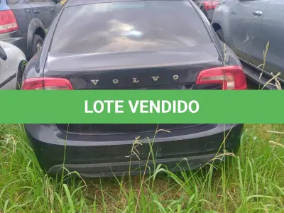 LOTE 001 - UM VEÍCULO MARCA I/VOLVO S60 2.0 T5 DYNA, PLACAS IYY-0038, ANO/MODELO 2011/2012, COR PRETA, GASOLINA