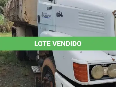 LOTE 041 - UM CAMINHÃO MERCEDES BENZ L 1620 ANO/MODELO 2002, PLACAS AKM-5866