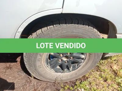 LOTE 019 - UM VEÍCULO GM BLAZER, ANO E MODELO 2001, PLACAS AKA-6C99 