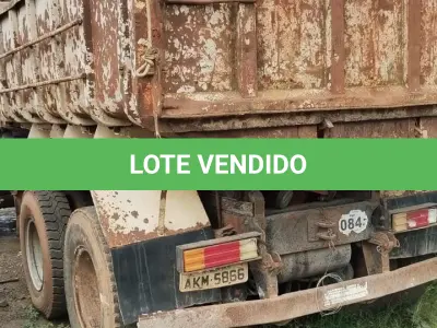 LOTE 041 - UM CAMINHÃO MERCEDES BENZ L 1620 ANO/MODELO 2002, PLACAS AKM-5866