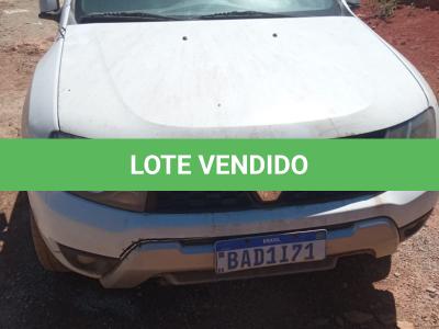 LOTE 015 - UM VEÍCULO RENAULT DUSTER, ANO 2015 MODELO 2016, PLACAS BAD-1I71 