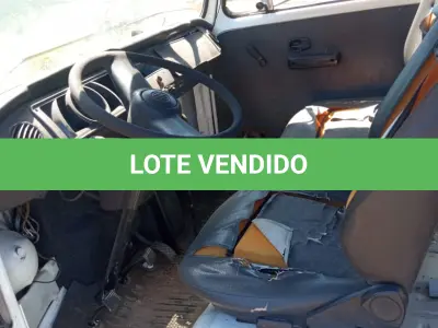 LOTE 020 - UM VEÍCULO VOLKSWAGEN KOMBI, ANO 2009 MODELO 2010, PLACAS ARP-9423