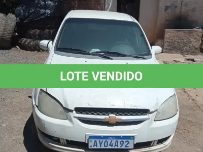 LOTE 008 - UM VEÍCULO GM CORSA CLASSIC, ANO 2014 MODELO 2015, PLACAS AYO-4A92