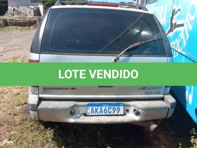LOTE 019 - UM VEÍCULO GM BLAZER, ANO E MODELO 2001, PLACAS AKA-6C99 