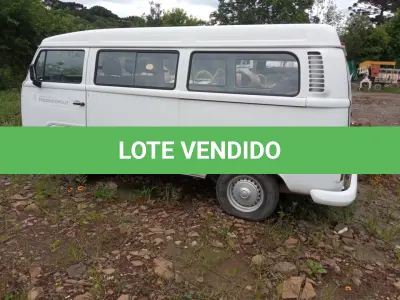 LOTE 020 - UM VEÍCULO VOLKSWAGEN KOMBI, ANO 2009 MODELO 2010, PLACAS ARP-9423
