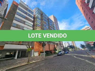 LOTE 001 - APARTAMENTO número 403 (quatrocentos e três) do Edifício ILHA DE PORTO SANTO, no BLOCO "A", sito à Rua Alexandrino de Alencar, número 325 em Torres RS