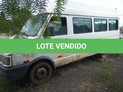 LOTE 043 - UM VEÍCULO FIAT IVECO D4012 MAXIVAN ANO E MODELO 2001, PLACAS AKM-7281