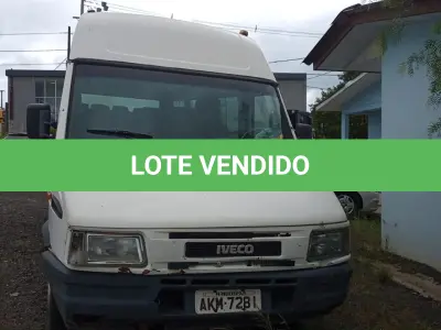 LOTE 043 - UM VEÍCULO FIAT IVECO D4012 MAXIVAN ANO E MODELO 2001, PLACAS AKM-7281