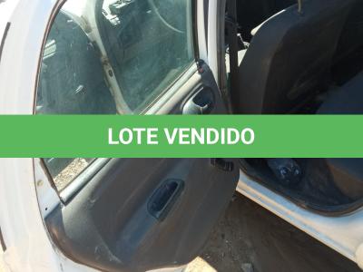LOTE 006 - UM VEÍCULO GM CORSA CLASSIC, ANO 2014 MODELO 2015, PLACAS AYQ-6429