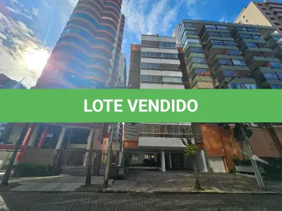 LOTE 001 - APARTAMENTO número 403 (quatrocentos e três) do Edifício ILHA DE PORTO SANTO, no BLOCO "A", sito à Rua Alexandrino de Alencar, número 325 em Torres RS