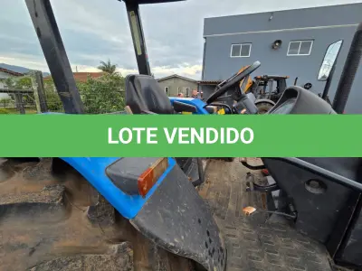 LOTE 013 - TRATOR NEW HOLLAND TL 75E, 4X4, DIESEL, AZUL, ANO2013