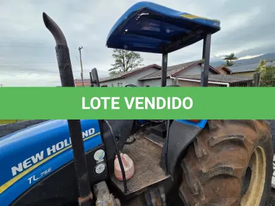 LOTE 013 - TRATOR NEW HOLLAND TL 75E, 4X4, DIESEL, AZUL, ANO2013