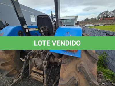 LOTE 013 - TRATOR NEW HOLLAND TL 75E, 4X4, DIESEL, AZUL, ANO2013