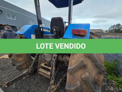 LOTE 013 - TRATOR NEW HOLLAND TL 75E, 4X4, DIESEL, AZUL, ANO2013